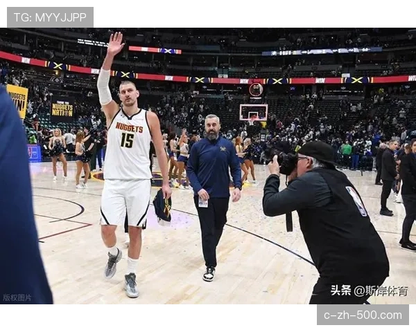 迪温琴佐底角三分回应约基奇隔扣，森林狼锁定胜局攻防转换